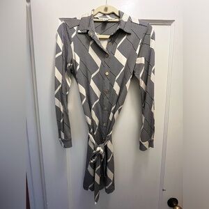 DVF Diane Von Furstenberg wrap dress size 4 cream and black